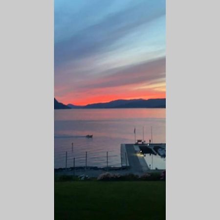 Flott Leilighet Med Spektakulaer Utsikt! Hjelmeland Exteriör bild
